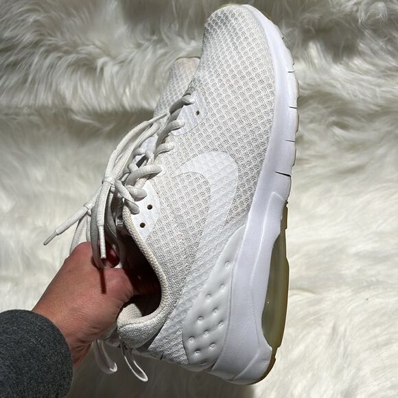 Nike Air Max Motion Size 8.  B88 - Picture 4 of 7